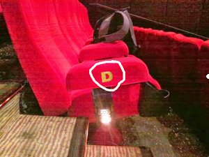 bangku baris nomor bioskop